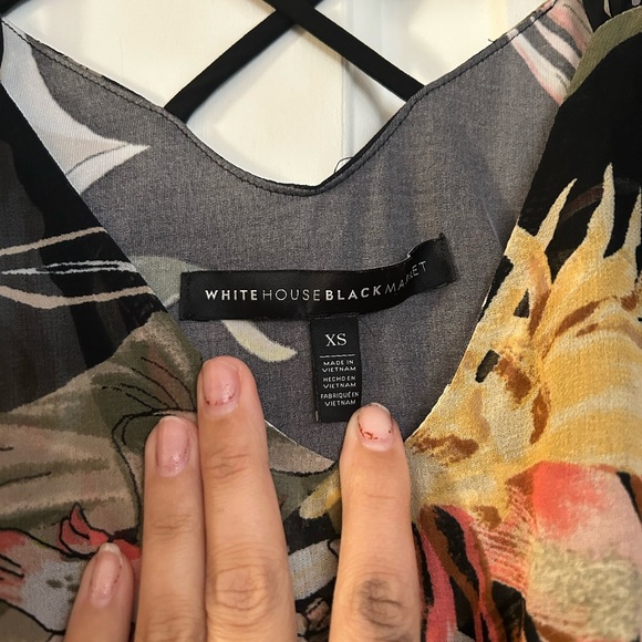 White House Black Market Black Floral Camisole - Picture 4 of 8